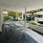 Exclusive - In Pieno Centro A Pochi Passi Dal Mare Риччоне