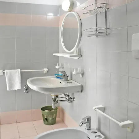 Exclusive In Pieno Centro - Nuova Gestione 2025 Hotel 2*