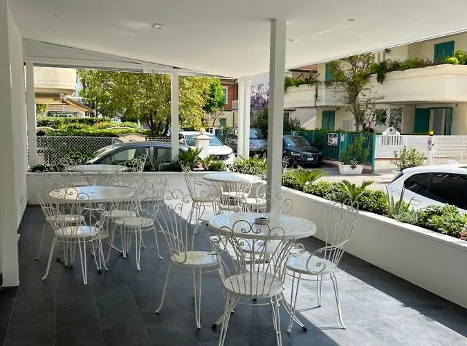 Exclusive - In Pieno Centro A Pochi Passi Dal Mare ריצ'יונה