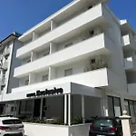 Exclusive In Pieno Centro - Nuova Gestione 2025 2* Riccione