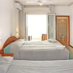 Exclusive - In Pieno Centro A Pochi Passi Dal Mare Отель 2*