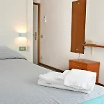 Exclusive - In Pieno Centro A Pochi Passi Dal Mare Отель