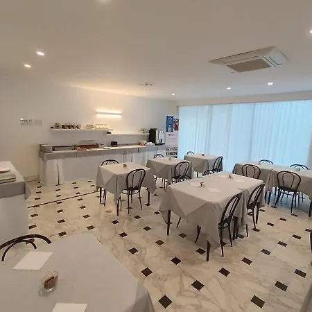 Exclusive - In Pieno Centro A Pochi Passi Dal Mare Hotel 2*