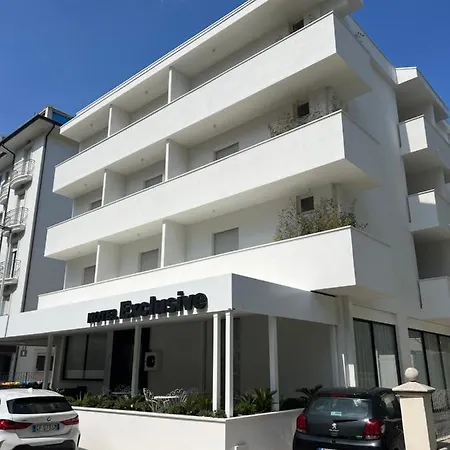 Exclusive - In Pieno Centro A Pochi Passi Dal Mare 2* Riccione