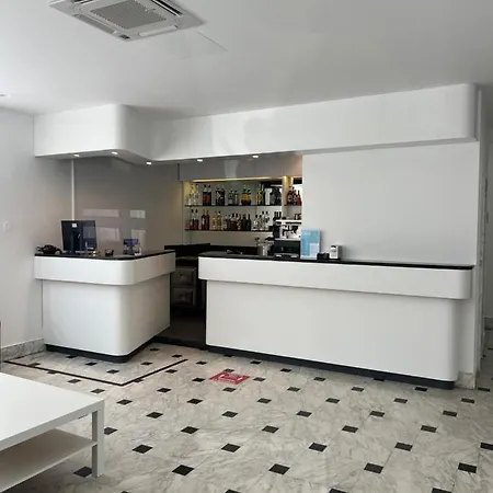 Exclusive - In Pieno Centro A Pochi Passi Dal Mare 2* Riccione