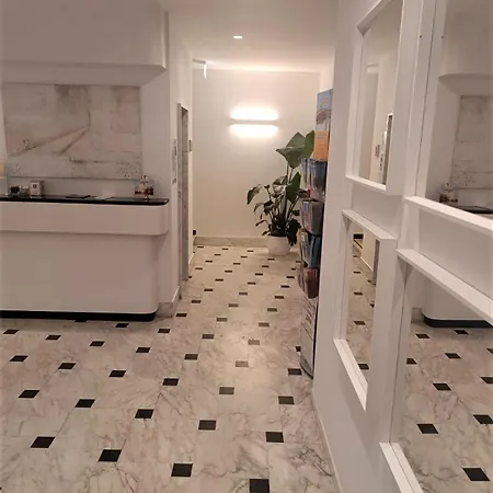 Exclusive - In Pieno Centro A Pochi Passi Dal Mare Riccione