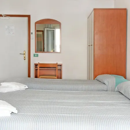 Exclusive - In Pieno Centro A Pochi Passi Dal Mare ホテル 2*