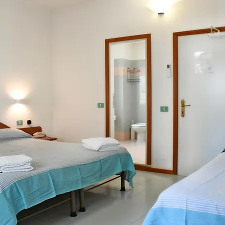 מלון Exclusive - In Pieno Centro A Pochi Passi Dal Mare 2*