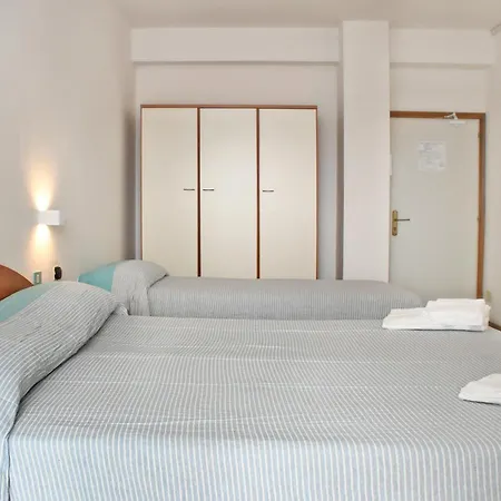 Exclusive - In Pieno Centro A Pochi Passi Dal Mare ホテル リッチョーネ