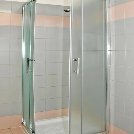 Exclusive - In Pieno Centro A Pochi Passi Dal Mare 2*