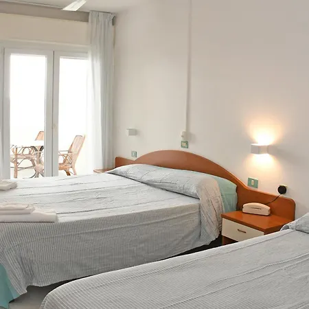 Exclusive - In Pieno Centro A Pochi Passi Dal Mare リッチョーネ