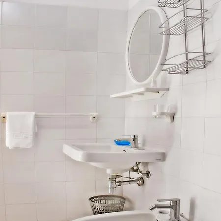 Exclusive In Pieno Centro - Nuova Gestione 2025 2* Riccione