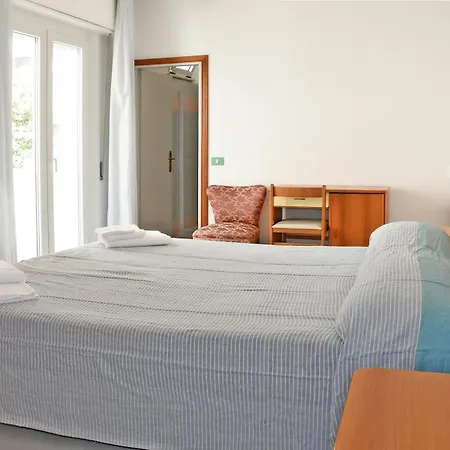 Exclusive - In Pieno Centro A Pochi Passi Dal Mare 2*