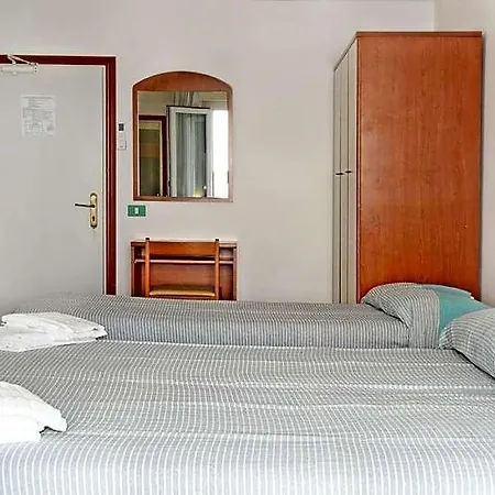 Exclusive - In Pieno Centro A Pochi Passi Dal Mare Hotel 2*