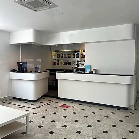 Exclusive - In Pieno Centro A Pochi Passi Dal Mare Hotel 2*