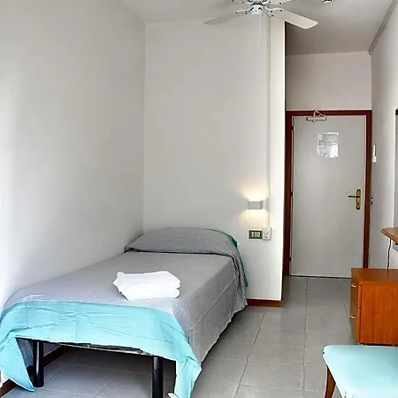 Hotel Exclusive - In Pieno Centro A Pochi Passi Dal Mare 2*