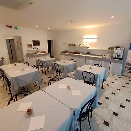 Exclusive - In Pieno Centro A Pochi Passi Dal Mare Hotel Riccione