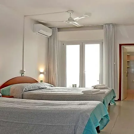 Exclusive - In Pieno Centro A Pochi Passi Dal Mare Hotel 2*