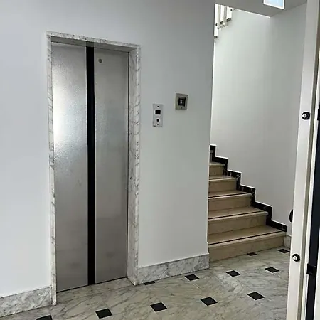 Exclusive - In Pieno Centro A Pochi Passi Dal Mare 2*
