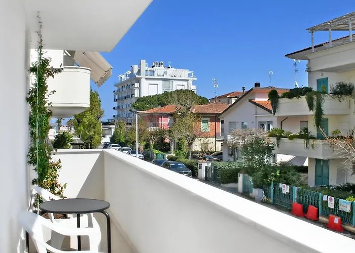 Exclusive - In Pieno Centro A Pochi Passi Dal Mare 2*